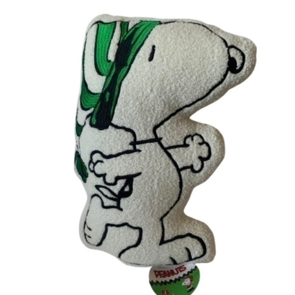 NWT. PEANUTS Snoopy With Green Hat Sherpa Winter Christmas